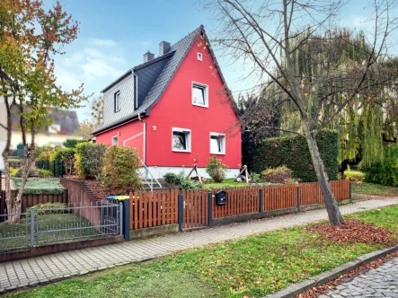 Headphoto - Haus kaufen in Naumburg - Exklusives Wohnhaus mit liebevoll angelegtem Garten in Naumburg