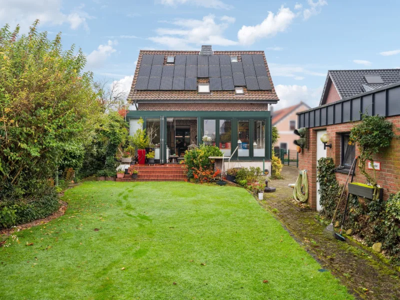 Gartenansicht - Haus kaufen in Nettetal - Tolles Einfamilienhaus mit Gartenoase in Nettetal-Schaag