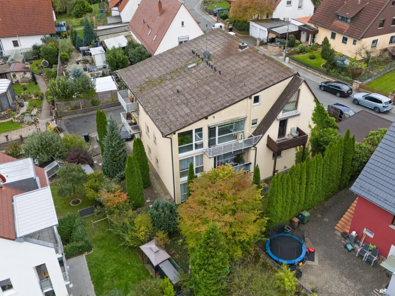 Luftaufnahme Haus - Haus kaufen in Veitsbronn - Attraktive Kapitalanlage! Gepflegtes Mehrfamilienhaus in ruhiger und zentraler Lage von Veitsbronn