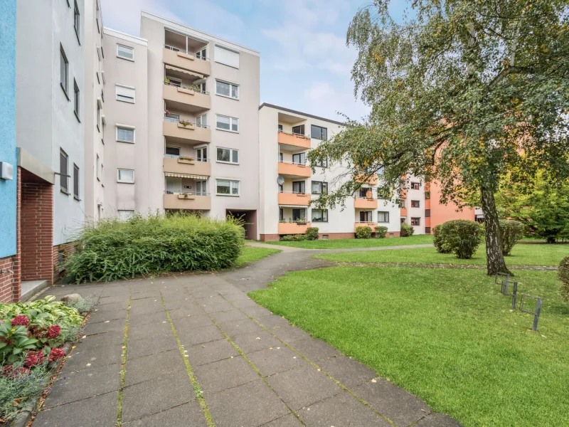 Titelbild - Wohnung kaufen in Braunschweig - Geräumige und helle 3-Zimmer Wohnung mit Balkon in der Weststadt, nähe Westpark.