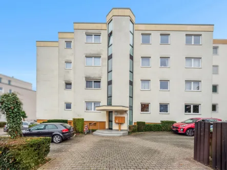 Hausansicht - Wohnung kaufen in Oberursel (Taunus) - Attraktive, sehr schön geschnittene 3-Zimmerwohnung mit Balkon in Oberursel (Taunus)