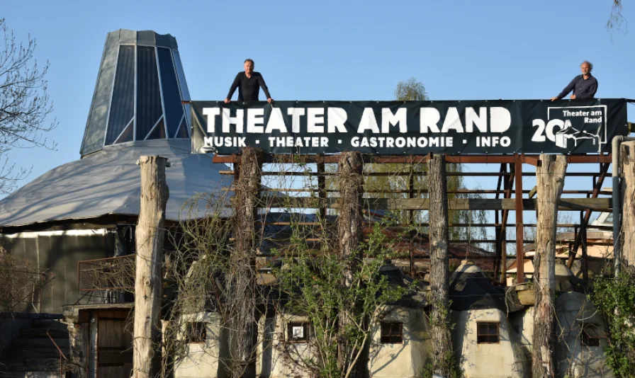 Theater in 200m Entfernung