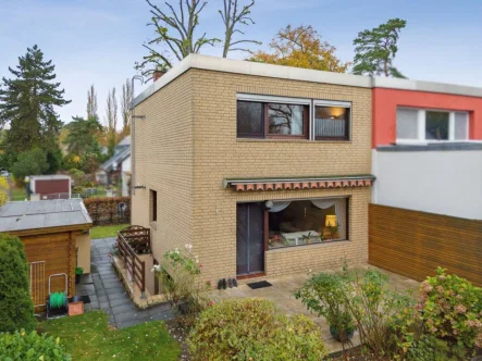 Rückseite des Hauses - Haus kaufen in Berlin - Voll verklinkerte Doppelhaushälfte mit Garage, Keller und schönem Garten in Berlin-Kladow