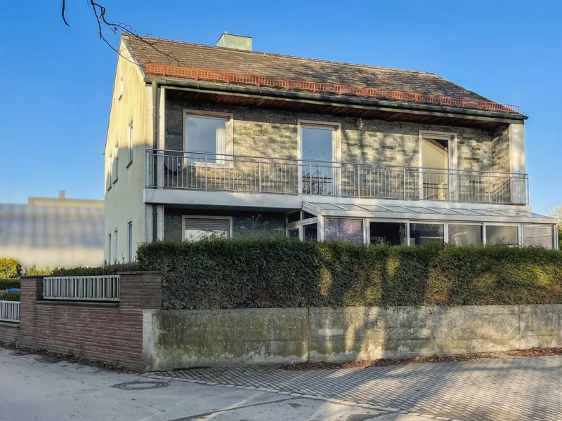 Ansicht - Haus kaufen in Furth im Wald - Top Gelegenheit - Freies Einfamilienhaus in bevorzugter Citylage von Furth im Wald