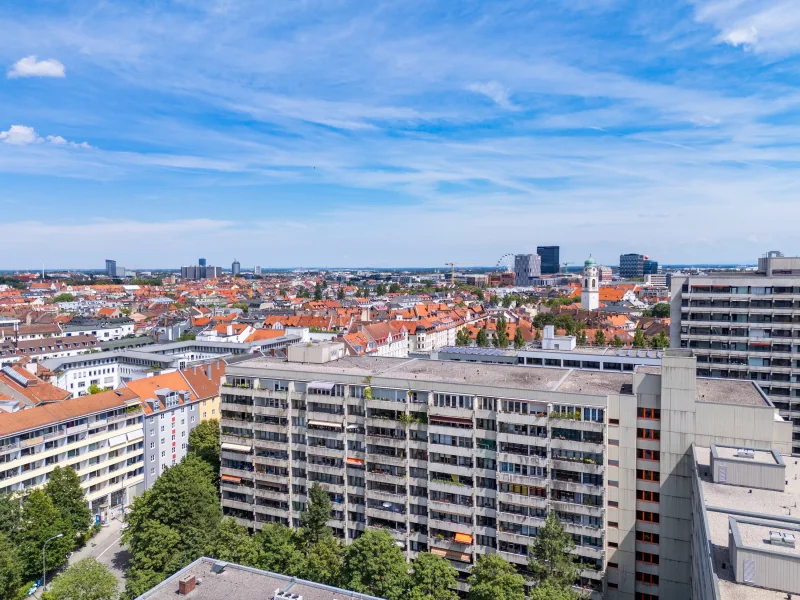 Drohnenaufnahme - Wohnung kaufen in München - Bezugsfrei und Erbbaurecht! Renovierungsbedürftige 2-Zimmer-Wohnung im Hochparterre in Au-Haidhausen