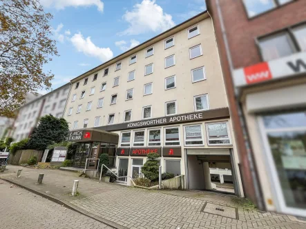 Titelbild - Wohnung kaufen in Hannover - Große 5-Zimmer-Eigentumswohnung mit Balkon in zentraler Lage von Hannover