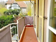 Balkon mit Treppe zum Garten