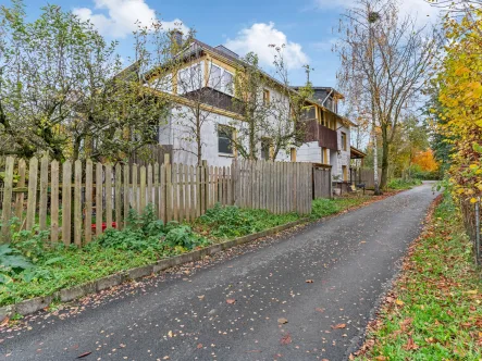  Titel - Haus kaufen in Spenge - Geräumiges 3-Parteien-Mehrfamilienhaus in ruhiger Lage von Spenge-Lenzinghausen