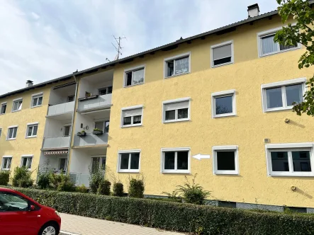 Ansicht Wohnung - Wohnung kaufen in Waldkraiburg - Renovierte 4-Zimmer-Eigentumswohnung in guter Lage von Waldkraiburg