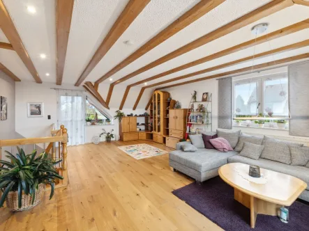 Wohnzimmer OG - Haus kaufen in Langfurth - Gepflegtes Zweifamilienhaus in hochwertiger Qualität mit Garten in Langfurth
