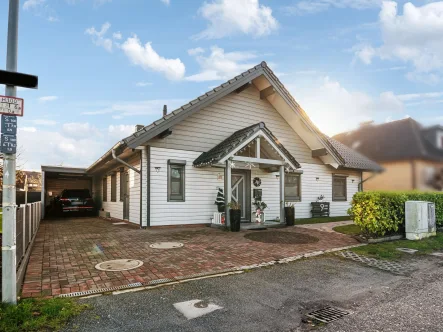 Titel - Haus kaufen in Bremerhaven - Altersgerechter Bungalow als Niedrig-Energie-Haus in Bremerhaven-Leherheide