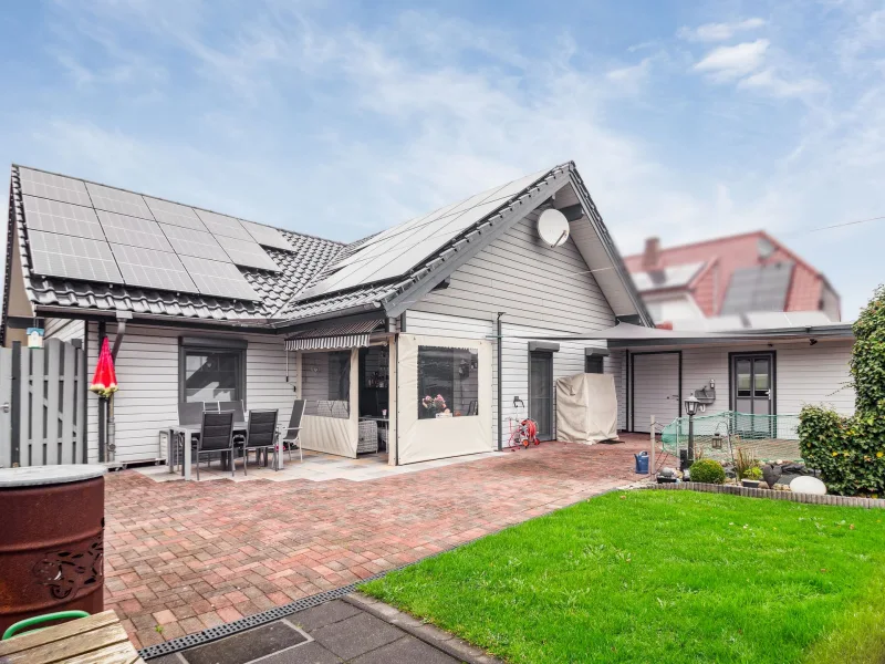 Rückansicht - Haus kaufen in Bremerhaven - Altersgerechter Bungalow als Niedrig-Energie-Haus in Bremerhaven-Leherheide