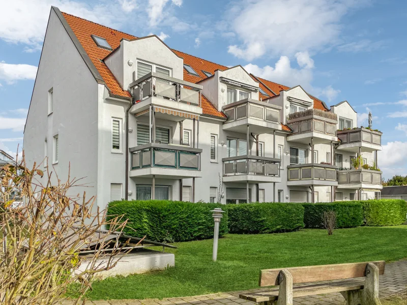 Titelfoto - Wohnung kaufen in Magdeburg - Vermietete 3-Raum-Wohnung mit Terrasse und Tiefgaragen-Stellplatz, Hansa-Park in Magdeburg-Sudenburg