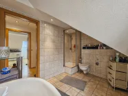 Badezimmer Ansicht II DG