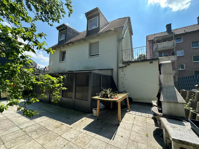 Ansicht1 - Haus kaufen in Hagen - Potentielles Dreifamilienhaus mit ca. 231 m² in zentraler Lage von Hagen Remberg