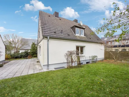 Titel - Haus kaufen in Dortmund - Freistehendes Einfamilienhaus mit Renovierungspotential auf ca. 510 m² großem Grundstück in Asseln