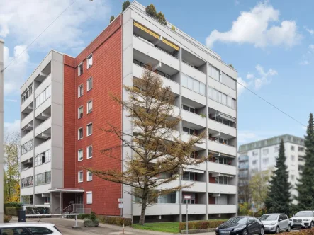 Außenansicht 1 - Wohnung kaufen in Augsburg - Top sanierte 3-Zimmer-Wohnung in Augsburg - Hochzoll