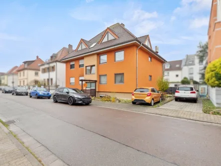 Titelbild - Wohnung kaufen in Mutterstadt - Vermietete 4 Zimmer-Eigentumswohnung im gepflegtem Mehrfamilienhaus in Mutterstadt