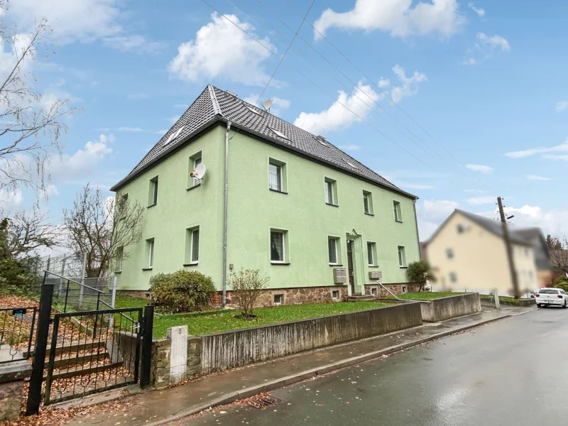 Der erste Eindruck - Haus kaufen in Großschirma OT Siebenlehn - Eine sehr gute Investitionsmöglichkeit! - Mehrfamilienhaus in Siebenlehn/Großschirma voll vermietet