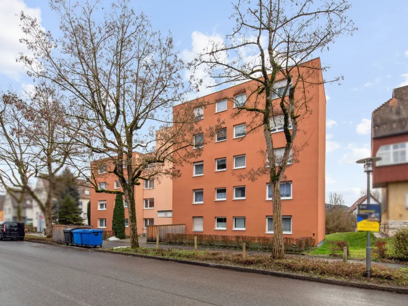 Hausansicht - Wohnung kaufen in Tuttlingen - Vermietete, charmante 4,5-Zimmer-Wohnung in Tuttlingen – Ihr neues Zuhause!