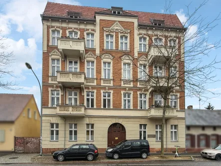 Hausansicht - Zinshaus/Renditeobjekt kaufen in Potsdam - Historisches Mehrfamilienhaus mit Remise in Potsdam-Babelsberg