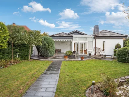 Titelbild - Haus kaufen in Geilenkirchen - Geilenkirchen - Traumhafter Bungalow auf großem Grundstück in begehrter Lage von Tripsrath