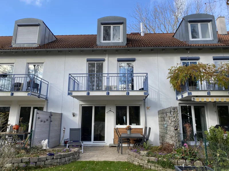 Titelbild - Haus kaufen in Hohenbrunn - Neuwertiges, sehr gepflegtes Reihenmittelhaus in ruhiger Lage in Riemerling