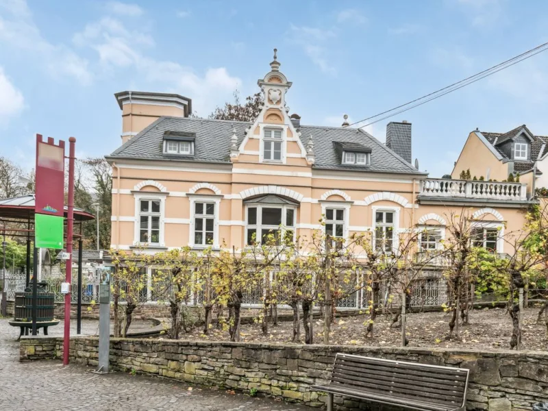 Außenansicht - Zinshaus/Renditeobjekt kaufen in Unkel - Historische Immobilie mit Charme - Wohnen und Arbeiten unter einem Dach in Unkel am Rhein