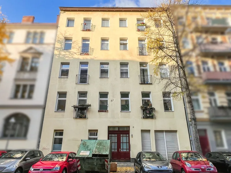 Hausansicht - Wohnung kaufen in Berlin - Bezugsfreie ruhige 2-Zimmer-Altbauwohnung in Berlin-Moabit