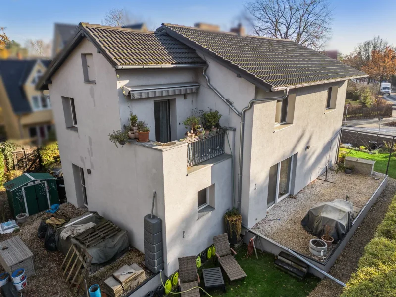 Blick auf Balkon und Terrasse