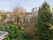 Blick aus Zimmer 1 und Balkon