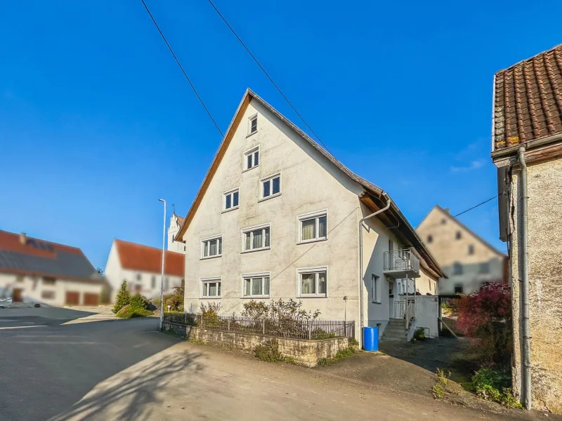 Titelbild  - Haus kaufen in Allmannsweiler - Großes Bauernhaus mit viel Zubehör in Allmannsweiler