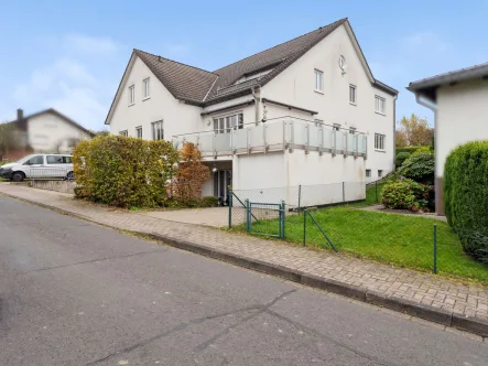 Der erste Eindruck - Haus kaufen in Staufenberg OT Sichelnstein - Mehrfamilienhaus in Staufenberg zu verkaufen!