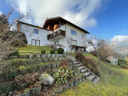 Ansicht. - Haus kaufen in Schönberg - Gepflegtes Einfamilienhaus mit  unverbaubarer Aussicht auf großem Hanggrundstück 