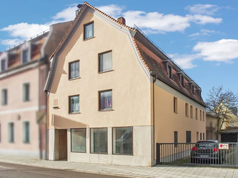 Außenansicht - Haus kaufen in Regensburg - Kapitalanlage: Mehrparteienhaus in Regensburg