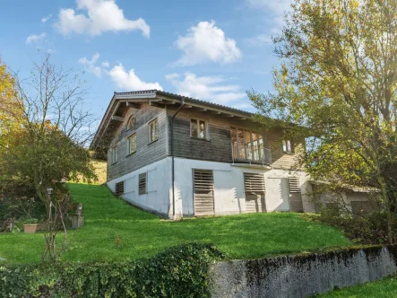 Außenansicht von vorne - Haus kaufen in Abersdorf - Modernes Einfamilienhaus in Steinhöring/OT Abersdorf mit herrlichem Blick in die Alpen