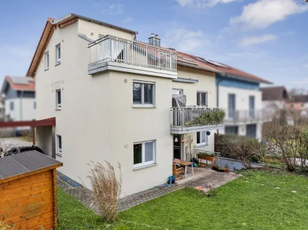 Titelbild - Haus kaufen in Haar - Attraktives und energetisch zeitgemäßes Mehrfamilienhaus mit 3 Wohnungen in Haar bei München (S4)