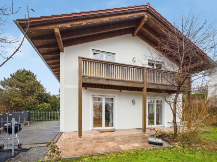 Ansicht - Haus kaufen in Bad Endorf - Traumhaftes Einfamilienhaus in ruhiger und naturnaher Lage von Bad Endorf