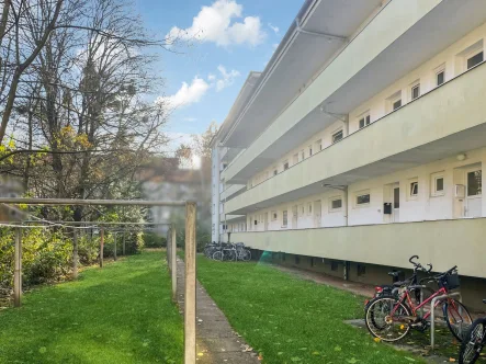 Titelbild - Wohnung kaufen in Hannover - Vermietete 2-Zimmer-Wohnung mit ca. 35 m² Wohnfläche in zentraler Lage von Hannover-Ricklingen