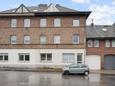 Titelbild - Haus kaufen in Herzogenrath - Herzogenrath - Gepflegtes 4-Parteienhaus in zentraler Lage von Merkstein