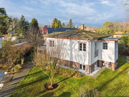 Hausansicht - Titelbild - Haus kaufen in Blankenfelde-Mahlow - Bezugsfrei - Charmantes Einfamilienhaus mit Kamin und schönem Garten in Blankenfelde-Mahlow