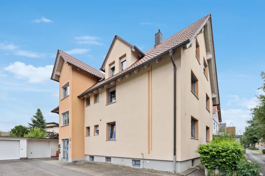 Außenansicht 1 - Wohnung kaufen in Bad Staffelstein - Moderne Dachgeschosswohnung mit exklusiver Ausstattung und vielseitigen Nutzungsmöglichkeiten