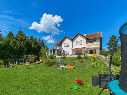 Ansicht - Haus kaufen in Rippershausen - Zwei Doppelhaushälften auf großem Grundstück in Meiningen/Melkers