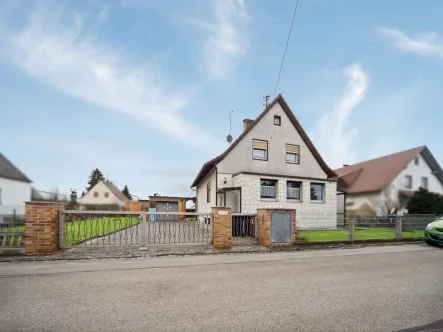 Außenansicht 1 - Haus kaufen in Gablingen - Schnuckeliges Einfamilienhaus in Gablingen-Siedlung