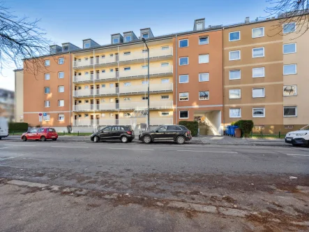 Titelbild - Wohnung kaufen in München - Geräumiges und lichtdurchflutetes 1-Zimmer-Apartment in beliebter Wohnlage in München-Sendling 