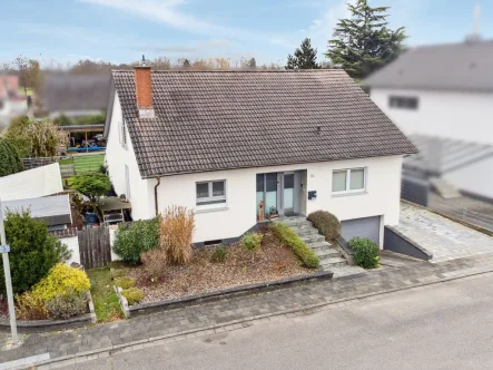 Außenansicht - Haus kaufen in Kuhardt - Modernes Einfamilienhaus in Kuhardt: Ihr neues Zuhause mit Pool, Einliegerwohnung und perfekter Lage