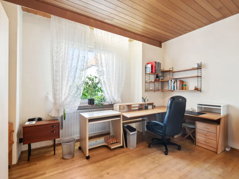 Büro EG