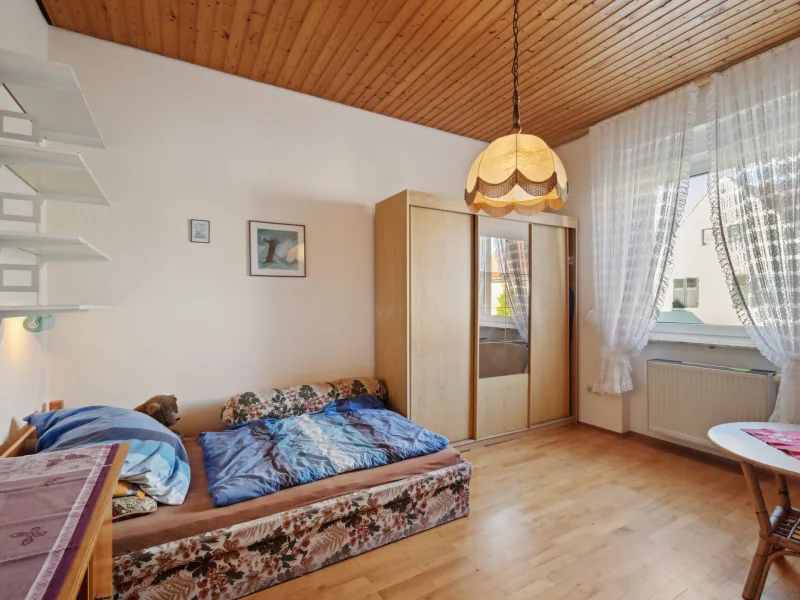 Schlafzimmer 2 OG