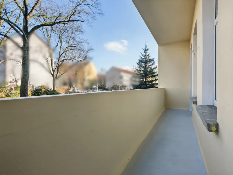 Balkon für zwei Zimmer