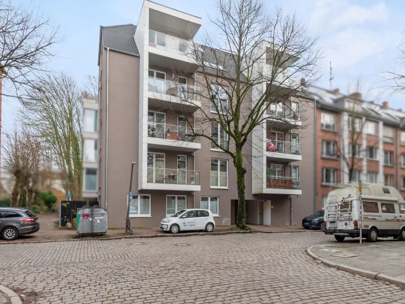 Hausansicht vorne - Wohnung kaufen in Kiel - Moderne Penthousewohnung in Kiel-Hassee – Ihr neues Zuhause in begehrter Lage